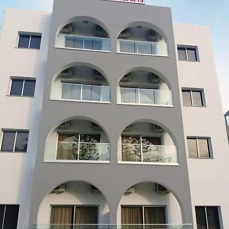 Polyxeni Hotel Apartments 利马索尔 外观 照片