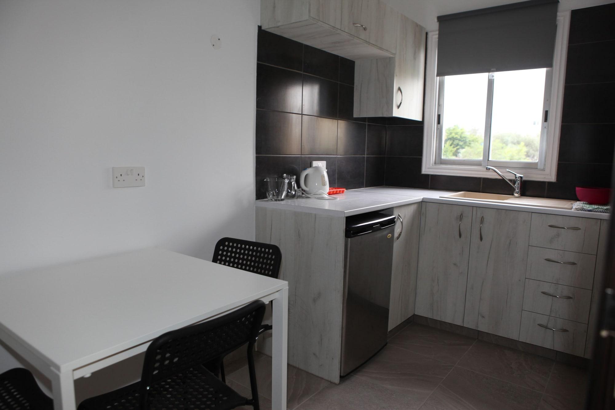 Polyxeni Hotel Apartments 利马索尔 外观 照片