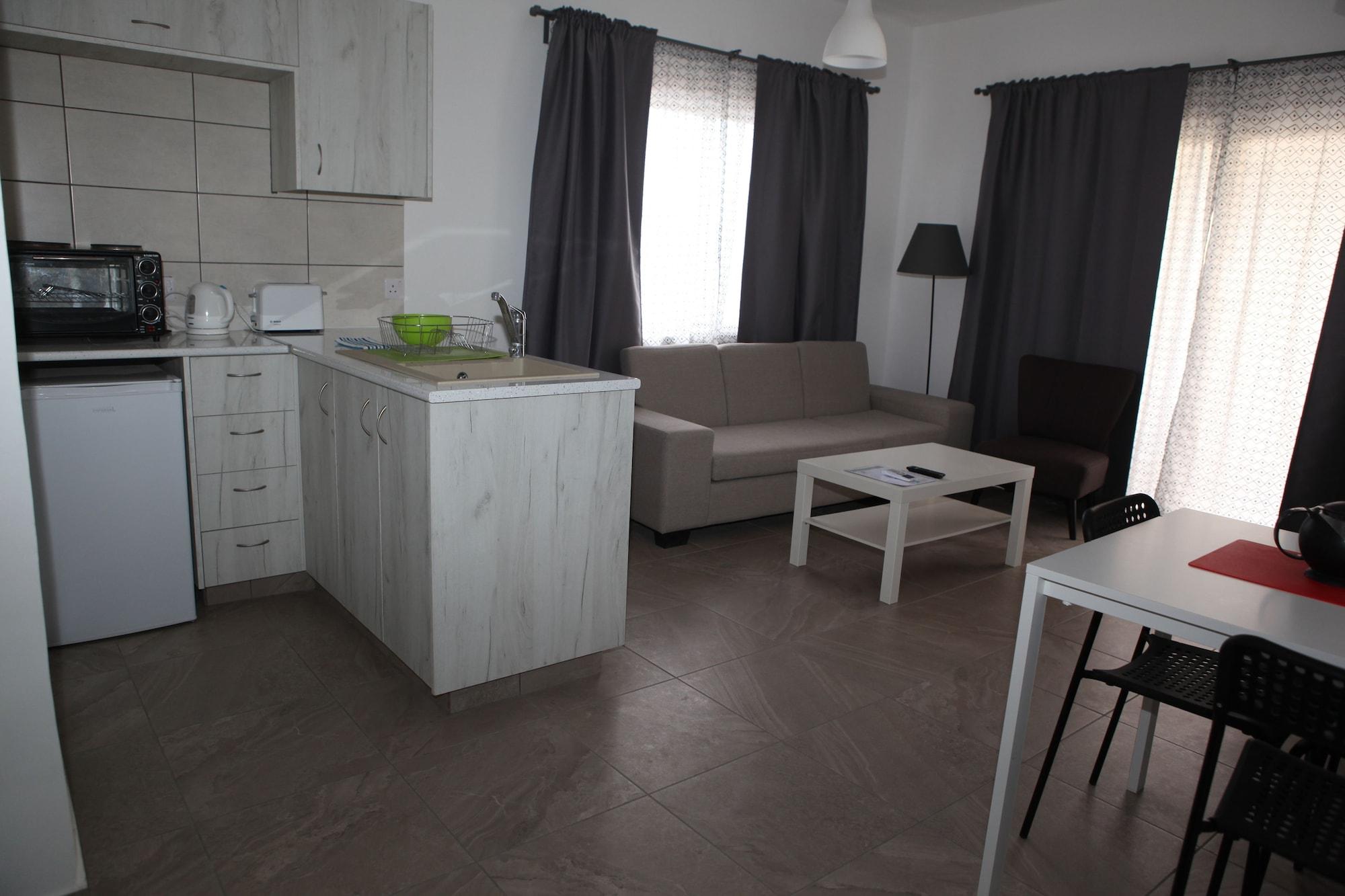 Polyxeni Hotel Apartments 利马索尔 外观 照片