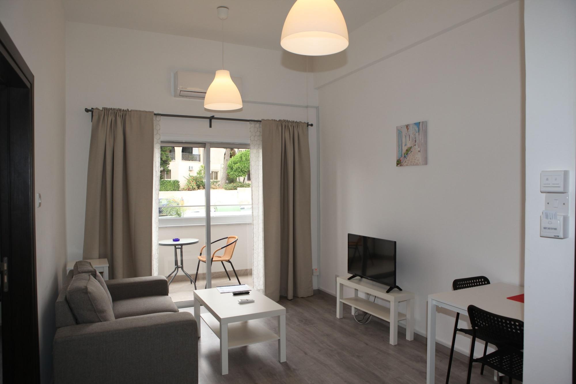 Polyxeni Hotel Apartments 利马索尔 外观 照片