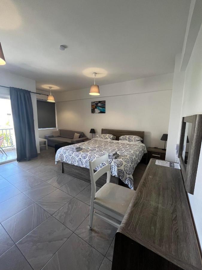 Polyxeni Hotel Apartments 利马索尔 外观 照片