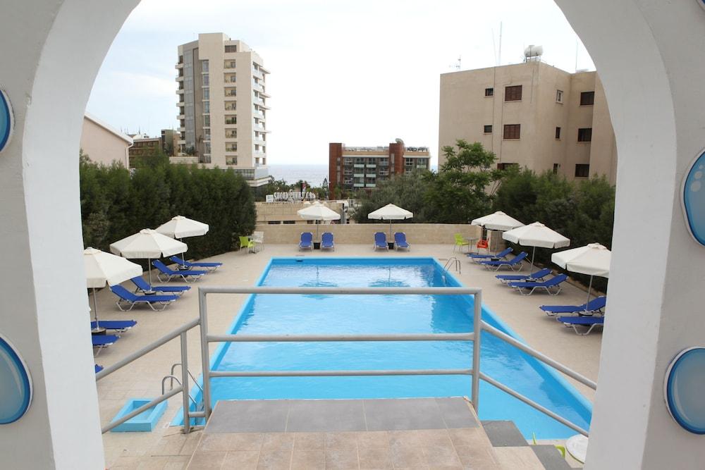 Polyxeni Hotel Apartments 利马索尔 外观 照片