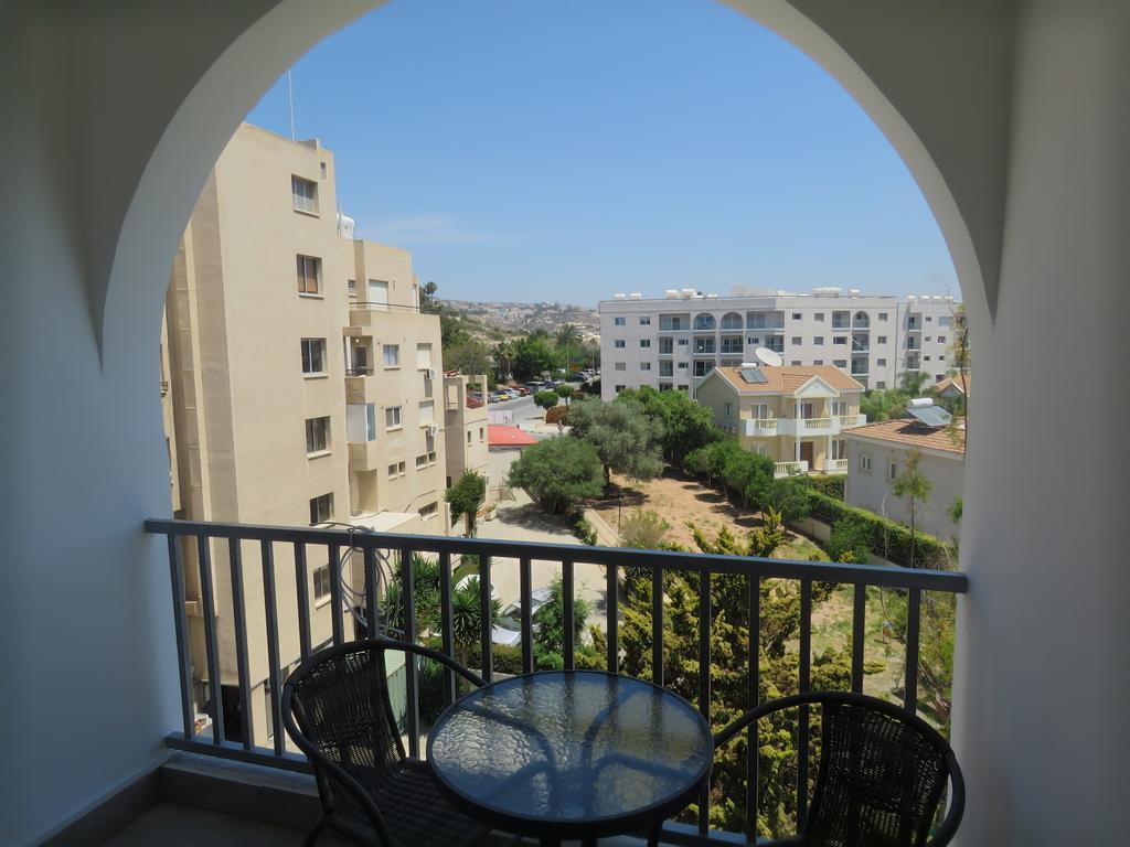 Polyxeni Hotel Apartments 利马索尔 外观 照片