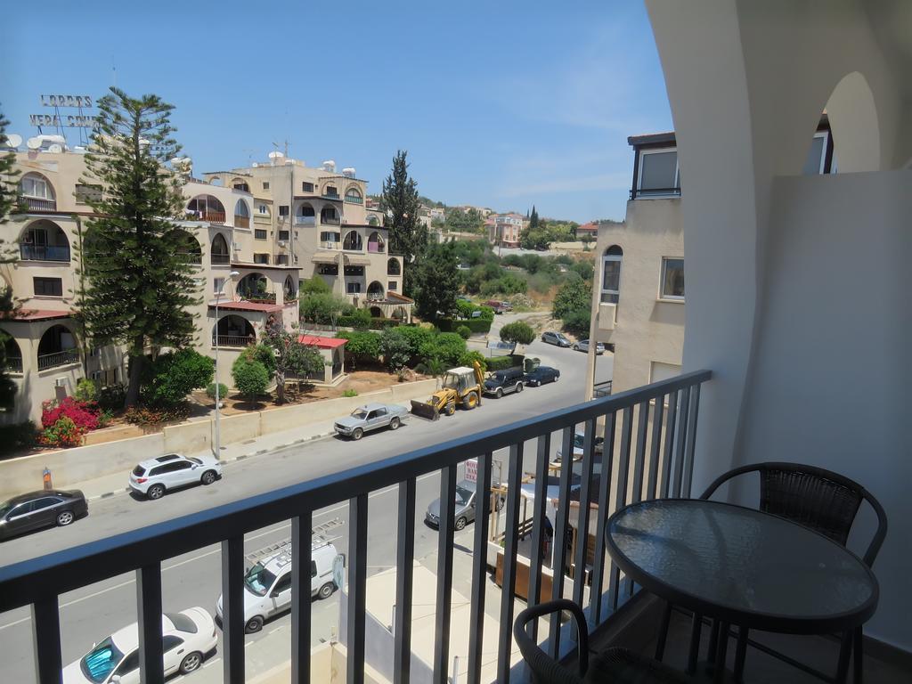 Polyxeni Hotel Apartments 利马索尔 外观 照片