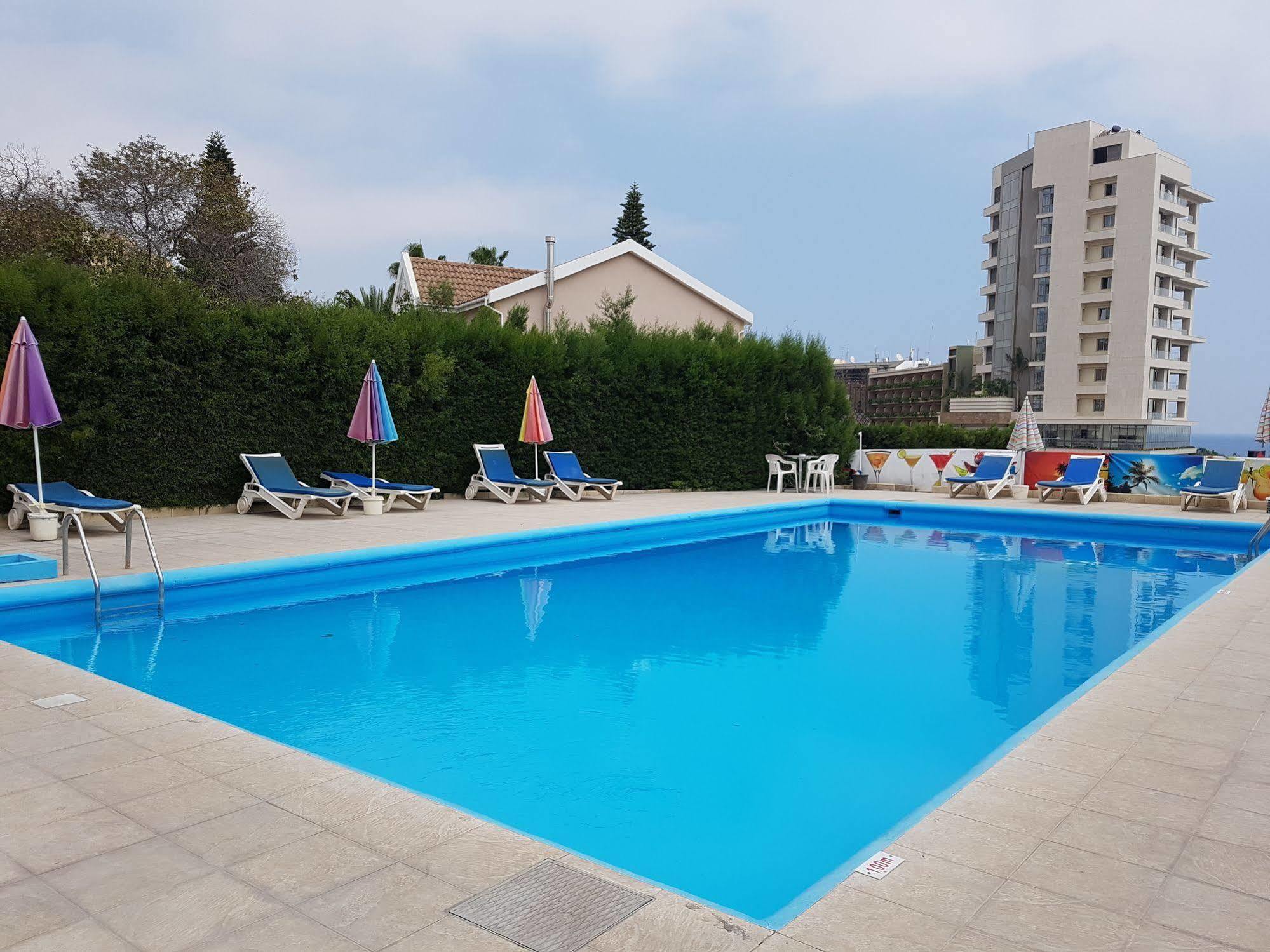 Polyxeni Hotel Apartments 利马索尔 外观 照片