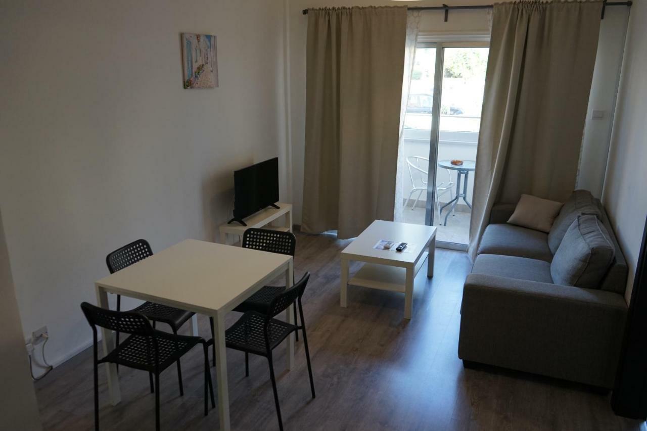 Polyxeni Hotel Apartments 利马索尔 外观 照片